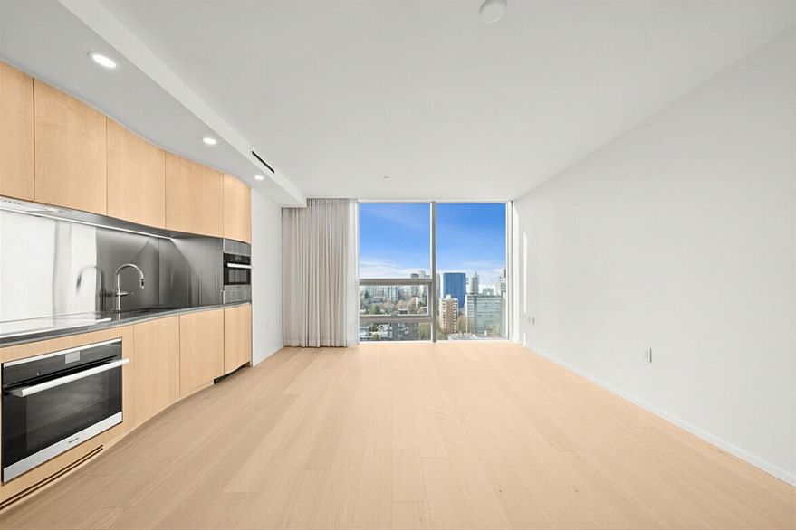 2004 1568 Alberni Street