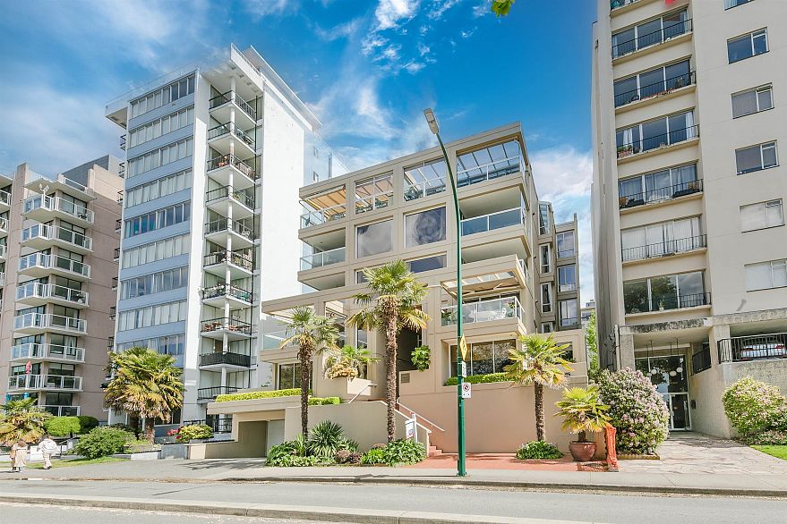 302 2015 Beach Avenue