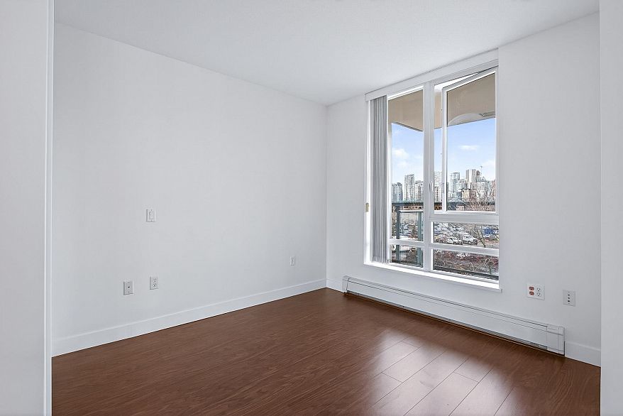 502 1833 Crowe Street