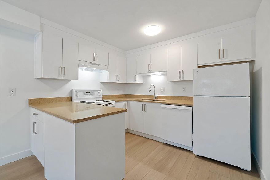 209 2928 Commercial Drive