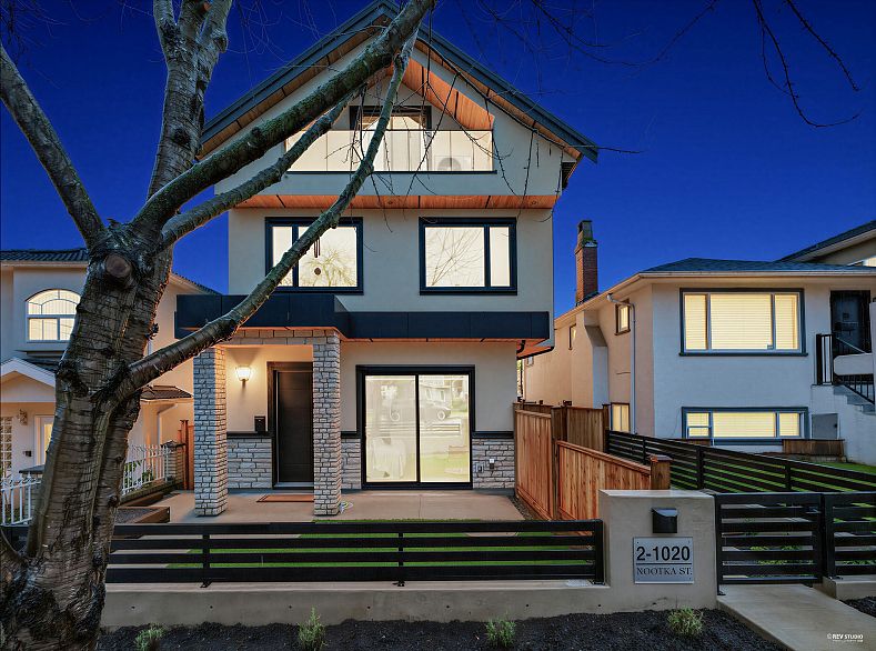 2 1020 Nootka Street