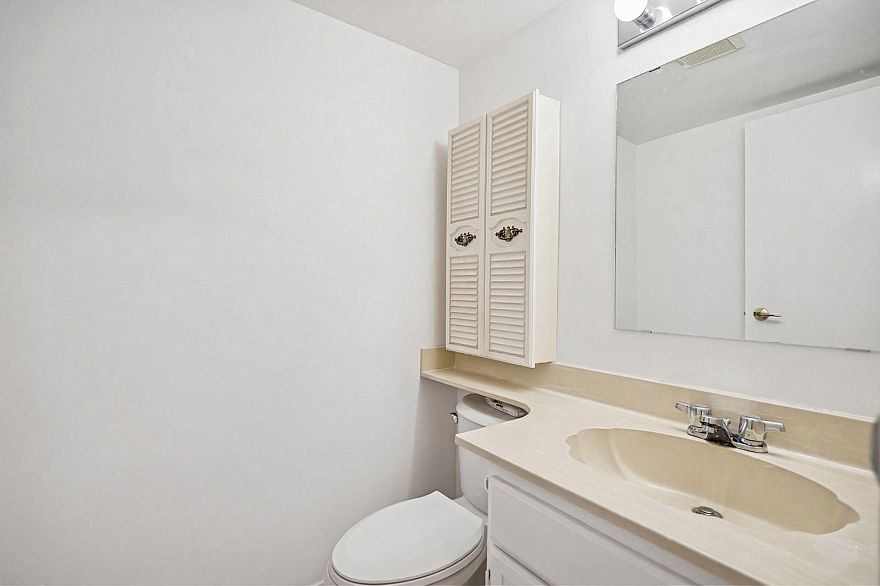 408 2320 W 40th Avenue