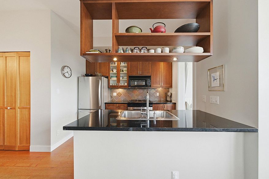 210 2515 Ontario Street