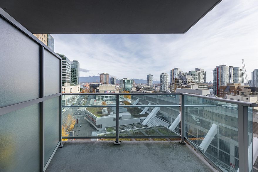 1710 788 Hamilton Street