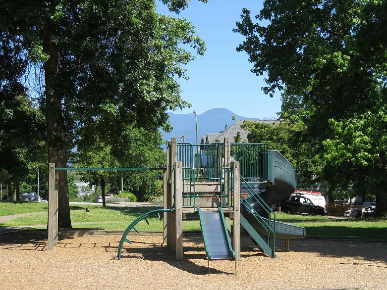 205 665 E 6th Avenue