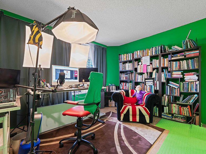 1601 738 Broughton Street