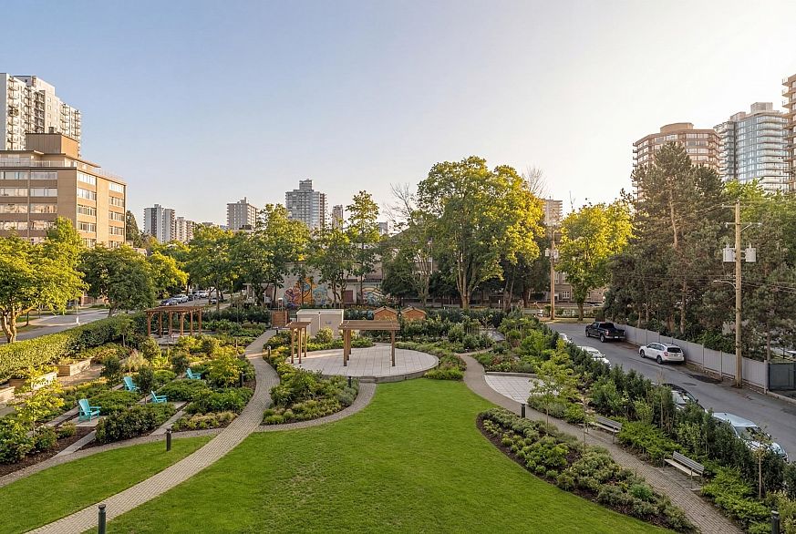 406 1740 Comox Street