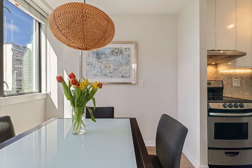 406 1740 Comox Street