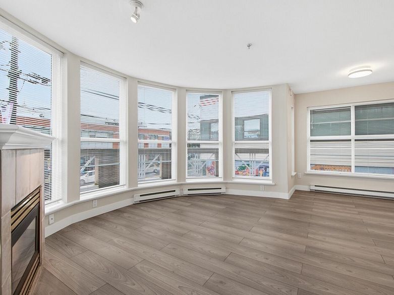 206 1688 E 8th Avenue