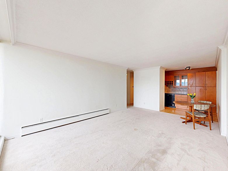 906 2370 W 2nd Avenue