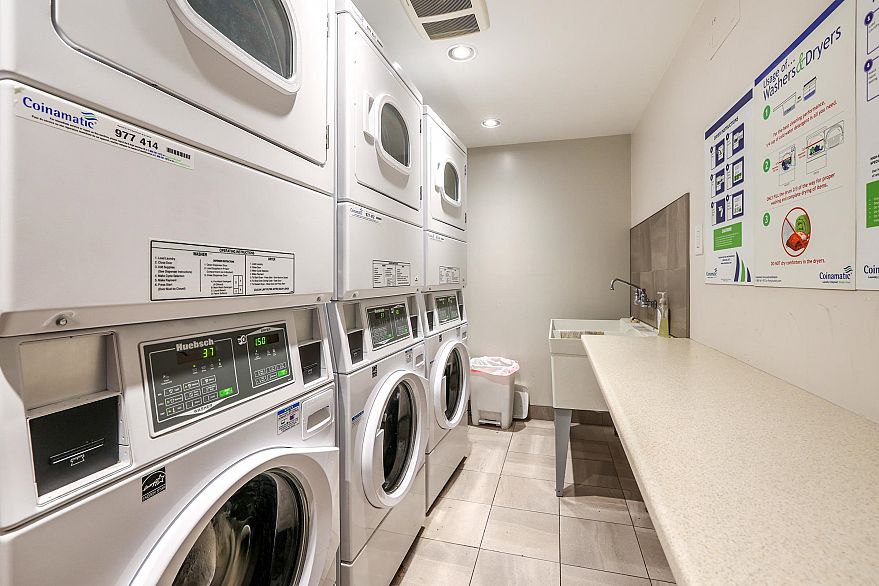 205 665 E 6th Avenue