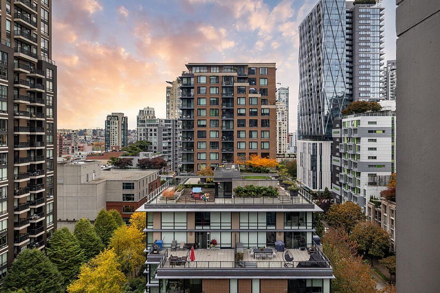 1107 1010 Richards Street