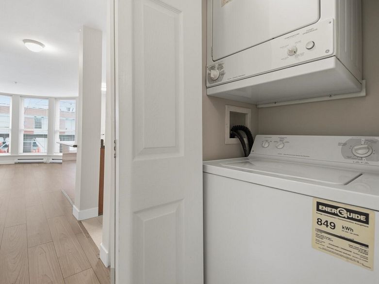 206 1688 E 8th Avenue