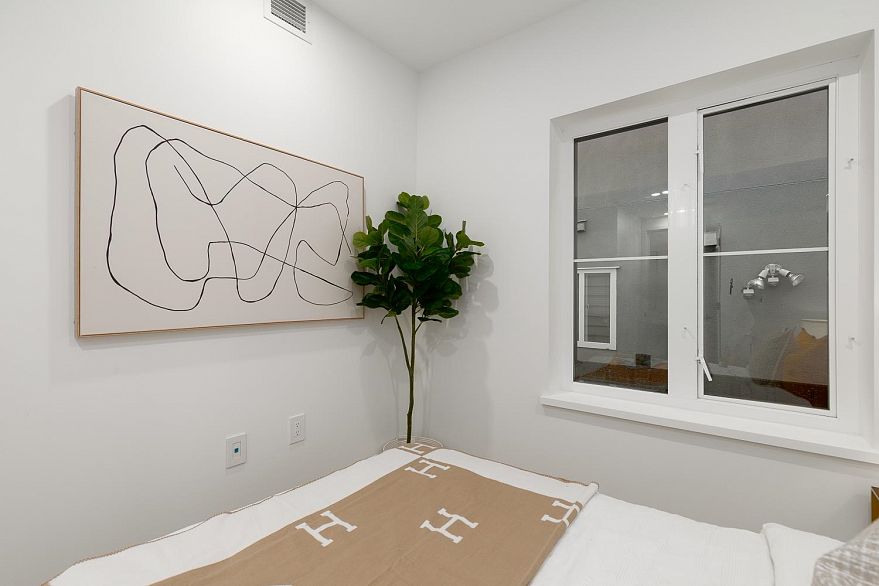 201 2329 E 34th Avenue