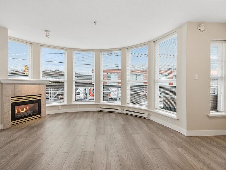 206 1688 E 8th Avenue