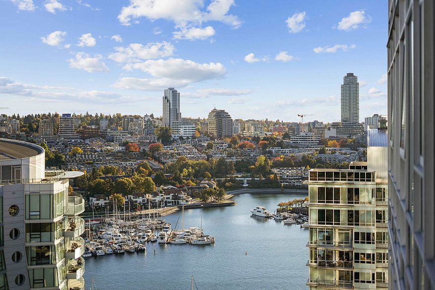 2503 1483 Homer Street