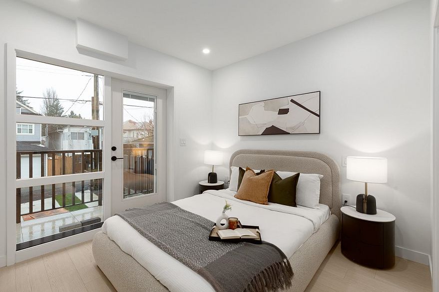 201 2329 E 34th Avenue