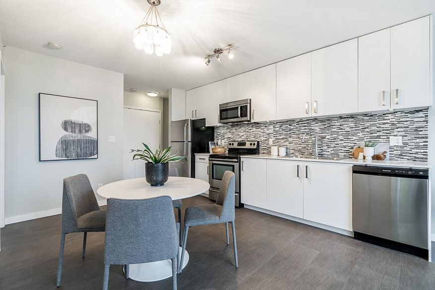 1011 66 W Cordova Street