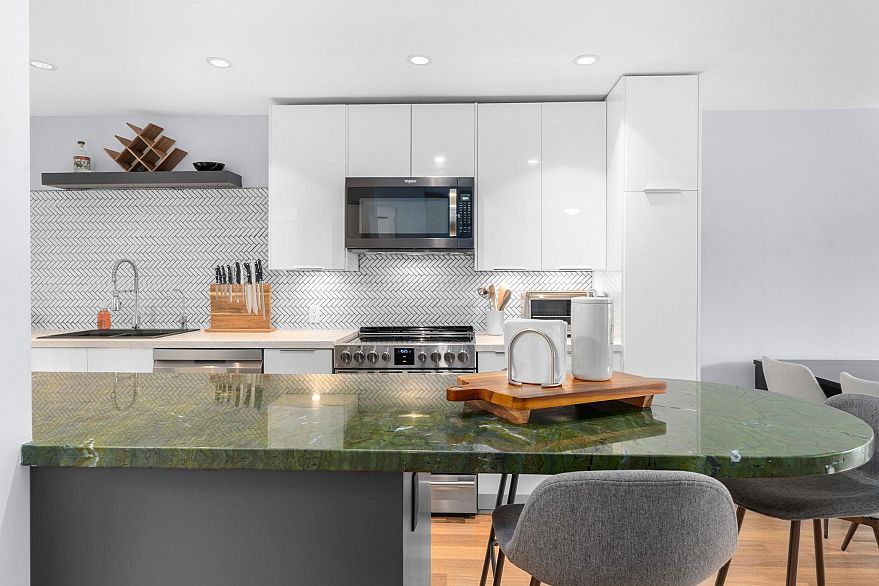 203 1066 W 13th Avenue