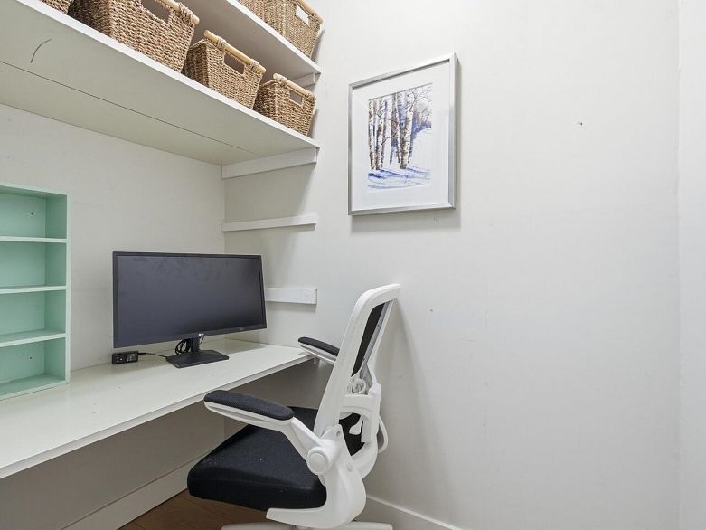 101 2910 Ontario Street