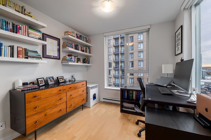 1107 1010 Richards Street