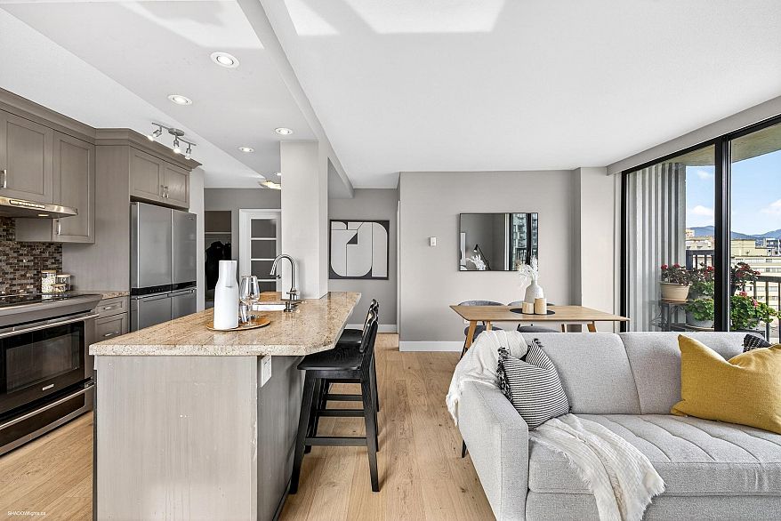 1404 1330 Harwood Street