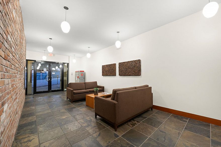 210 2515 Ontario Street