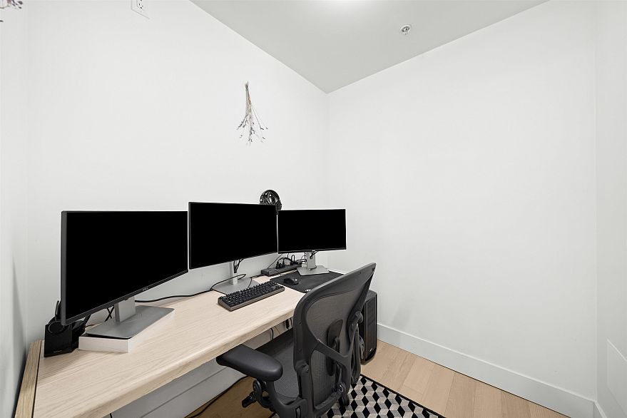 10 1419 E 1st Avenue