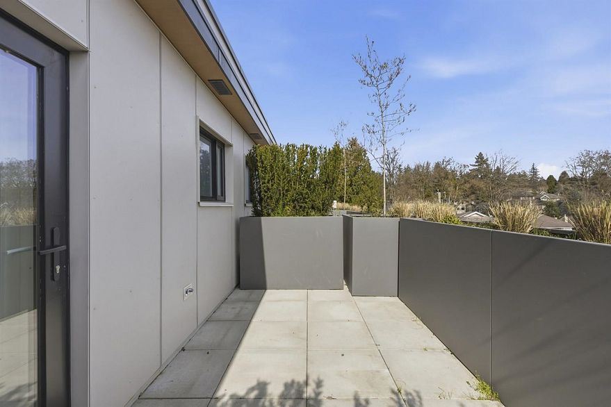 305 3590 W 39th Avenue