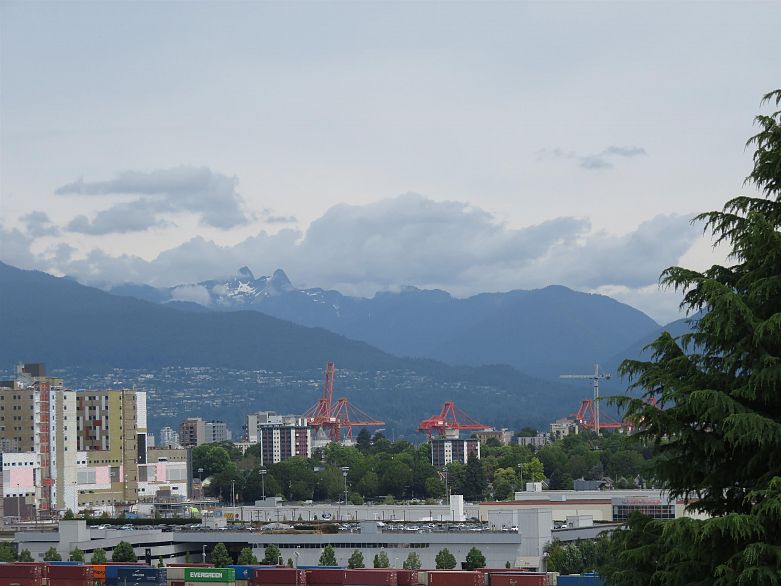 205 665 E 6th Avenue