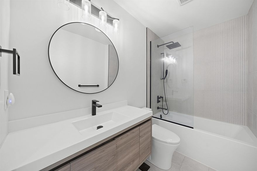 2201 1189 Melville Street