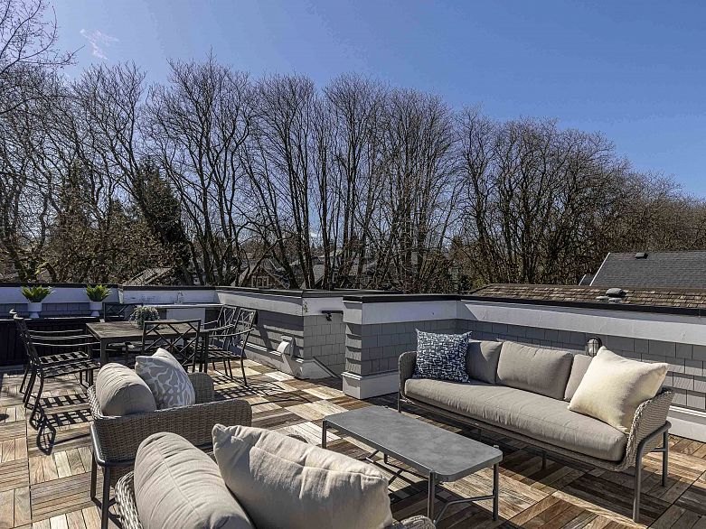 3483 Collingwood Street