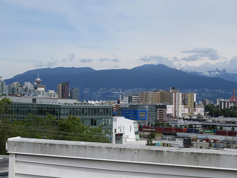 205 665 E 6th Avenue