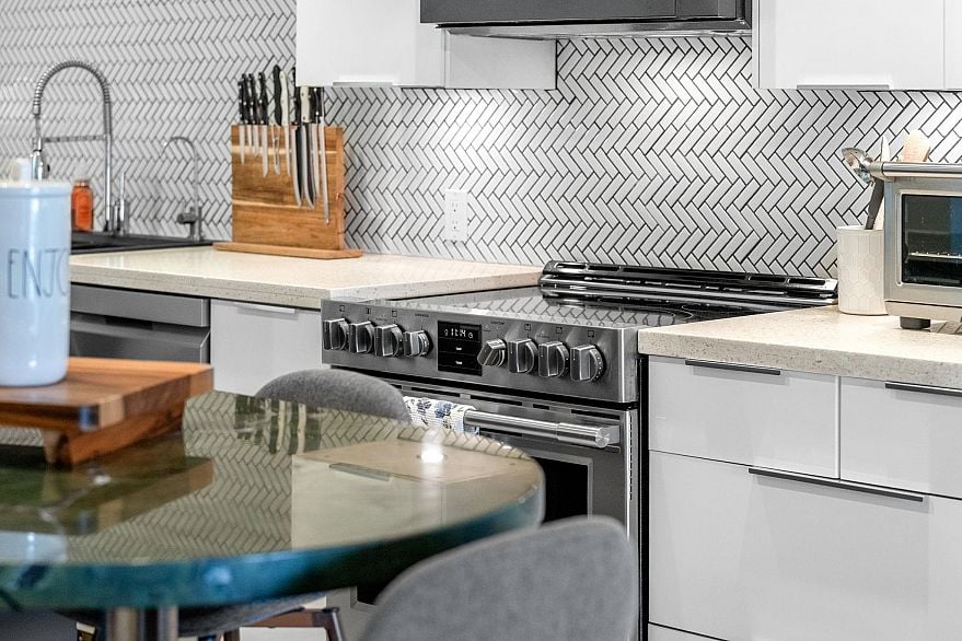 203 1066 W 13th Avenue