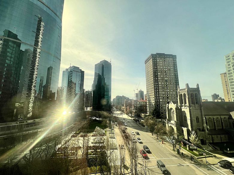 607 989 Nelson Street