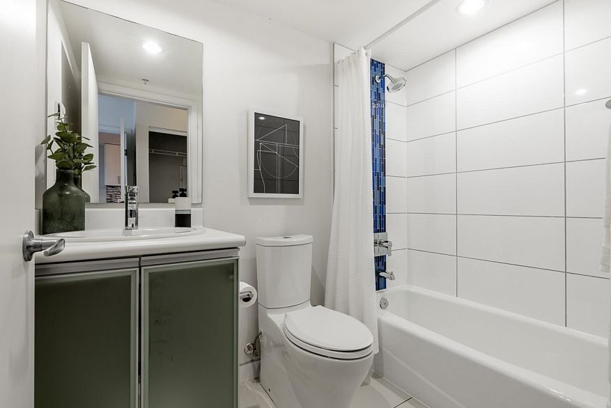 1011 66 W Cordova Street