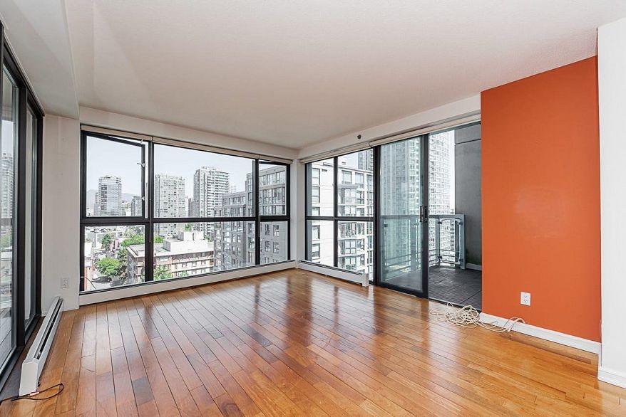 1304 283 Davie Street