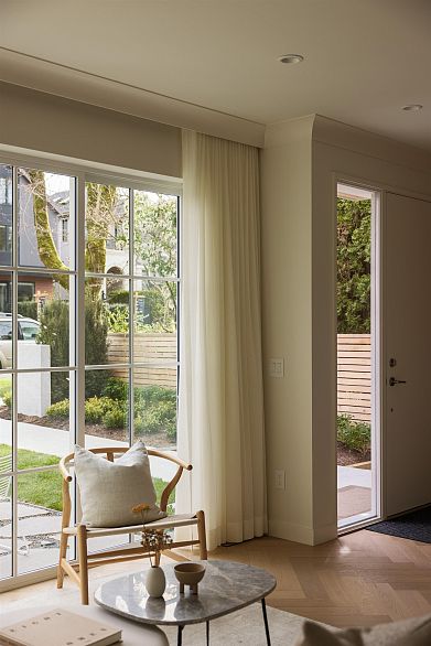 1 3449 W 22nd Avenue