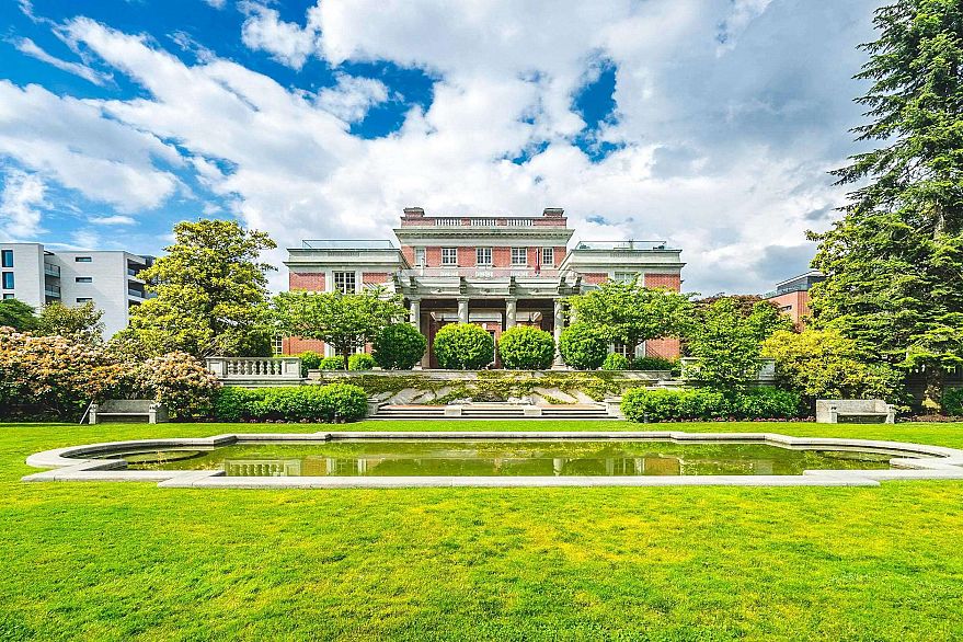 212 7128 Adera Street