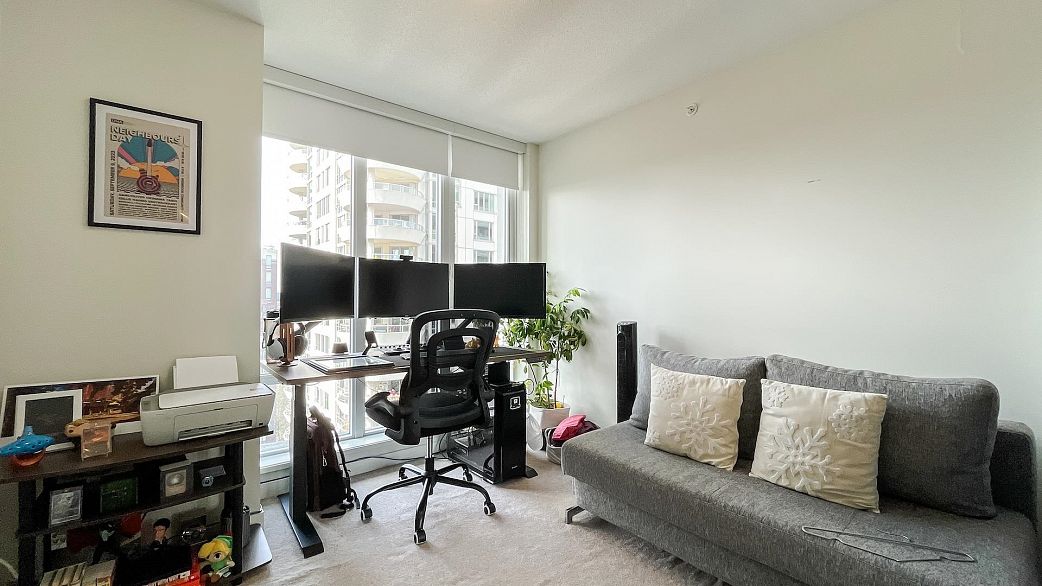 1706 1009 Harwood Street