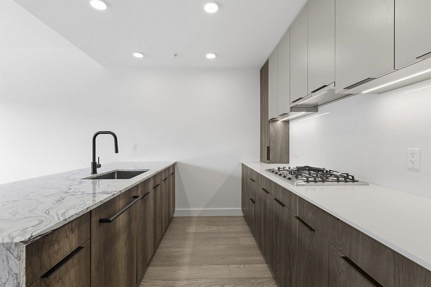 306 3590 W 39th Avenue