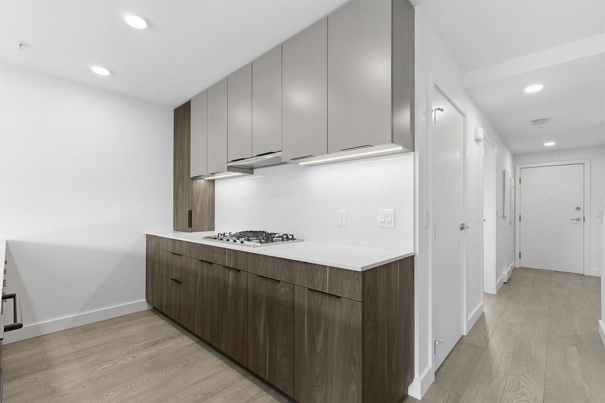 305 3590 W 39th Avenue