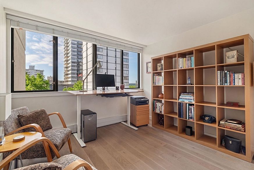 406 1740 Comox Street