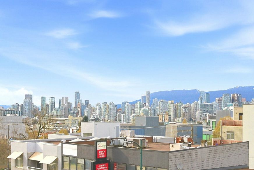 210 2515 Ontario Street