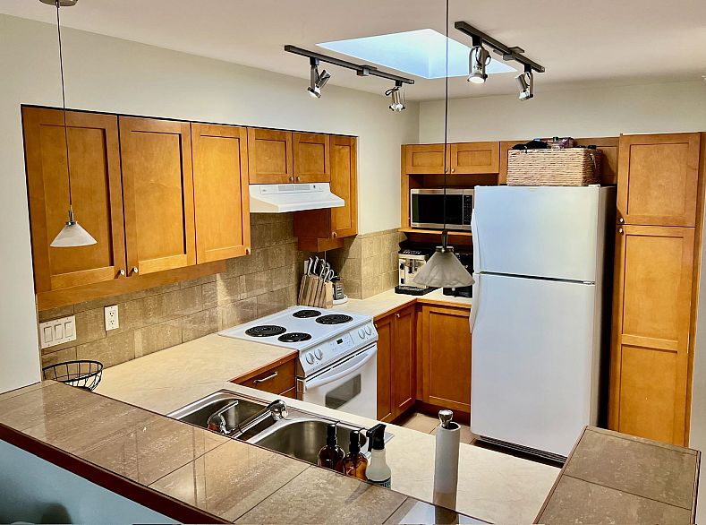 408 3580 W 41st Avenue