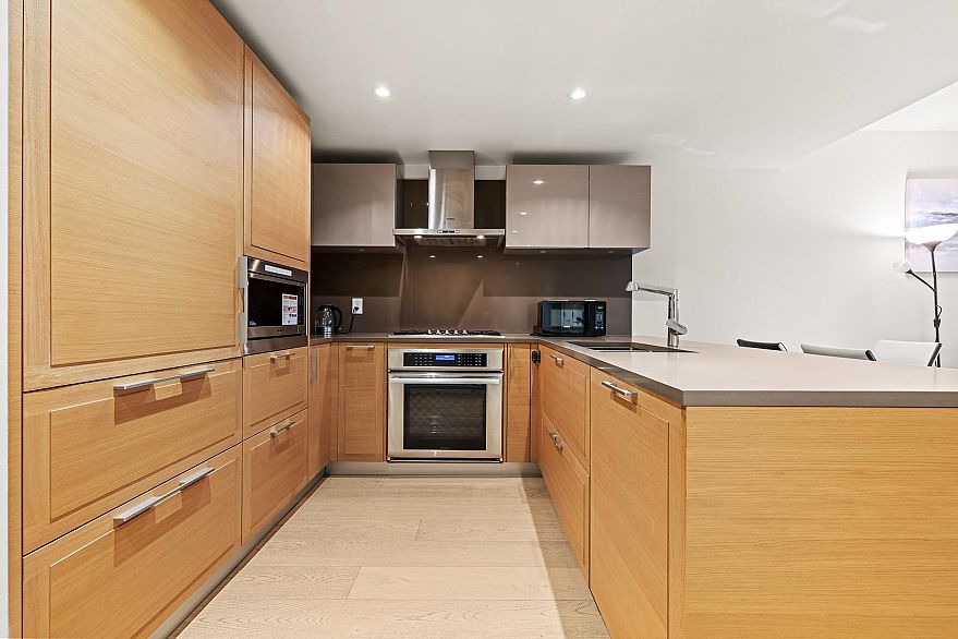 212 7128 Adera Street