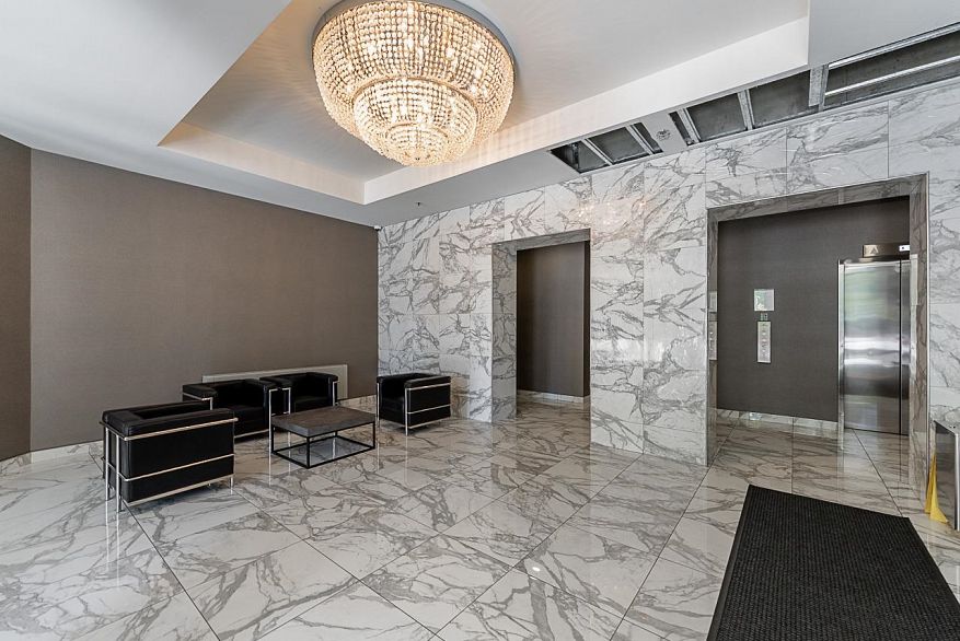 1304 283 Davie Street