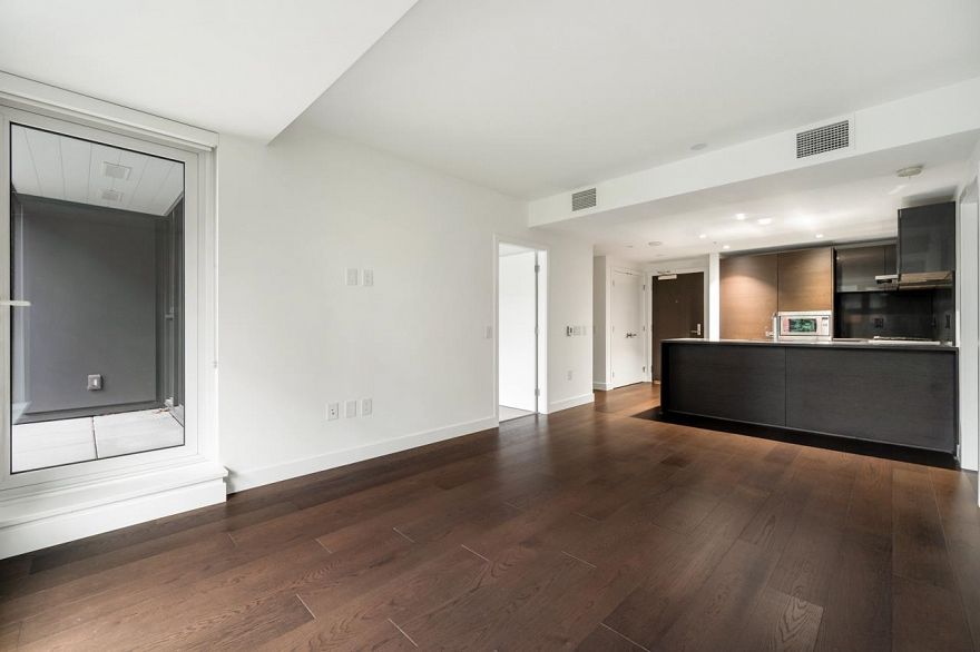 203 1561 W 57th Avenue