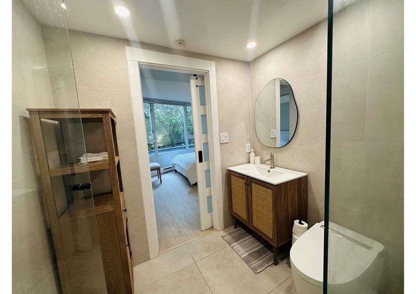 202 1033 Marinaside Crescent