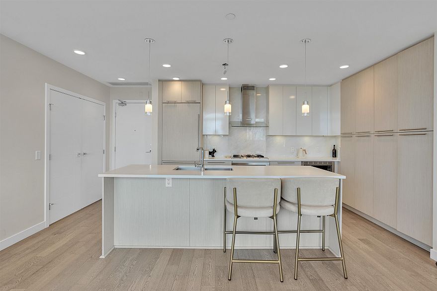 505 5033 Cambie Street